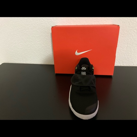 NEW NIKE KYRIE FLYTRAP III (GS) SIZE 4.5 5.5 6 6.5  BQ5620001 AUTHENTIC KIDS - Picture 14 of 16